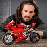 LEGO Ducati Panigale V4 R Technic 42107