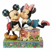 Enesco - disney kissing booth (mickey mouse & minnie mouse figurine)