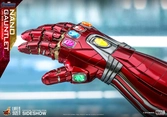 Avengers endgames - nano gauntlet life-size replica - 52cm