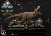 Jurassic world: fallen kingdom statuette 1/15 t-rex & carnotaurus deluxe version 90 cm