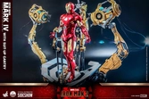 Figurine Hot Toys Iron Man Mark IV with Suit-Up Gantry articulée