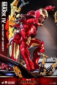 Figurine Hot Toys Iron Man Mark IV with Suit-Up Gantry articulée