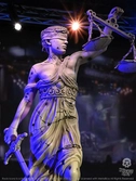 Metallica statuette rock ikonz on tour lady justice