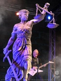 Metallica statuette rock ikonz on tour lady justice