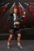 Ac-dc - angus young highway to hell" - figurine habillée 20cm"