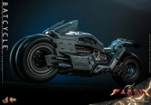 The flash véhicule movie masterpiece 1/6 batcycle 56 cm
