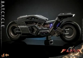 The flash véhicule movie masterpiece 1/6 batcycle 56 cm