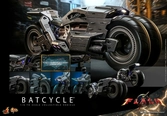 The flash véhicule movie masterpiece 1/6 batcycle 56 cm