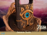 The legend of zelda: breath of the wild statuette 1/1 sheikah slate 24 cm