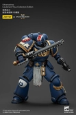 Warhammer 40,000: space marine 2 figurine ultramarines lieutenant titus collectors edition 13 cm