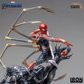 STATUETTE AVENGERS ENDGAME IRON SPIDER VS OUTRIDER