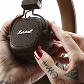 Marshall Major III Bluetooth headphones brown
